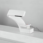 Robinet de Baignoire en Cascade — Design Moderne | SOLNA
