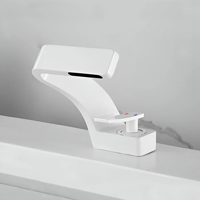 Robinet de Baignoire en Cascade — Design Moderne | SOLNA