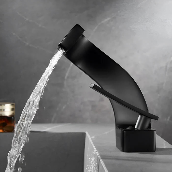 Robinet de Baignoire en Cascade — Design Moderne | SOLNA