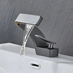 Robinet de Baignoire en Cascade — Design Moderne | SOLNA