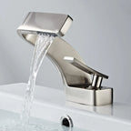 Robinet de Baignoire en Cascade — Design Moderne | SOLNA