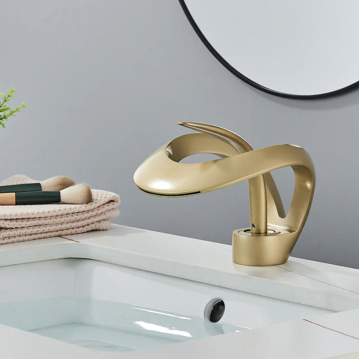 Robinet de Lavabo Cascade Design  — Sculpture Moderne | ODDA
