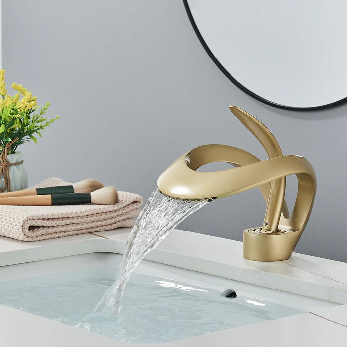 Robinet de Lavabo Cascade Design  — Sculpture Moderne | ODDA