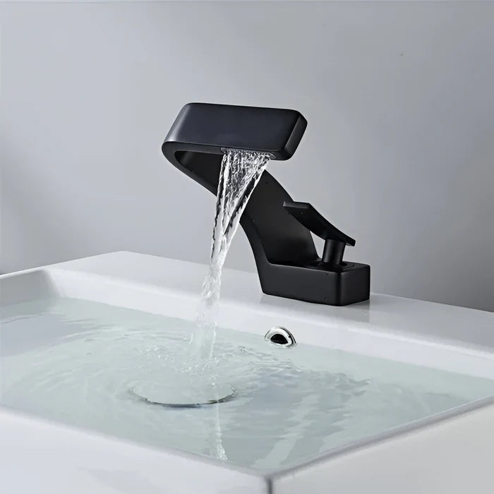 Robinet de Baignoire en Cascade — Design Moderne | SOLNA