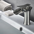 Robinet de Lavabo Cascade Noir — Design Moderne | HORTEN