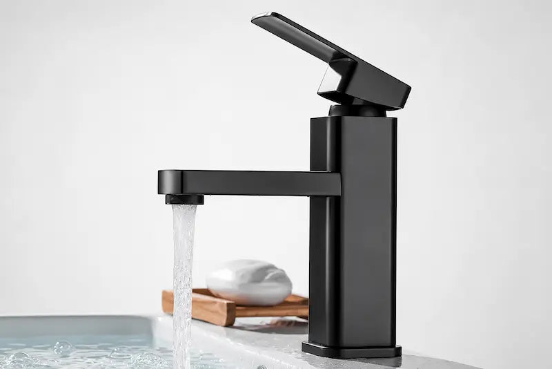 Mitigeur de Lavabo Noir en Laiton — Design Épuré | BERGEN