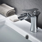 Robinet de Lavabo Cascade Noir — Design Moderne | HORTEN