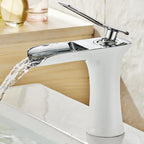 Robinet de Lavabo Cascade Noir — Design Moderne | HORTEN