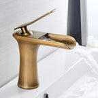 Robinet de Lavabo Cascade Noir — Design Moderne | HORTEN