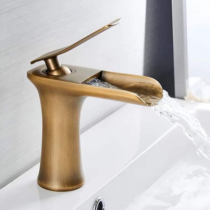 Robinet de Lavabo Cascade Noir — Design Moderne | HORTEN