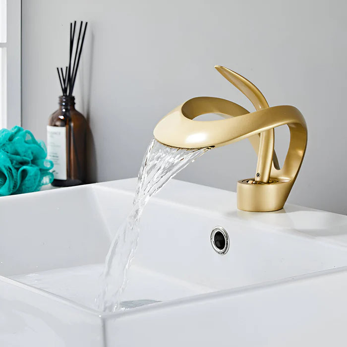 Robinet de Lavabo Cascade Design  — Sculpture Moderne | ODDA