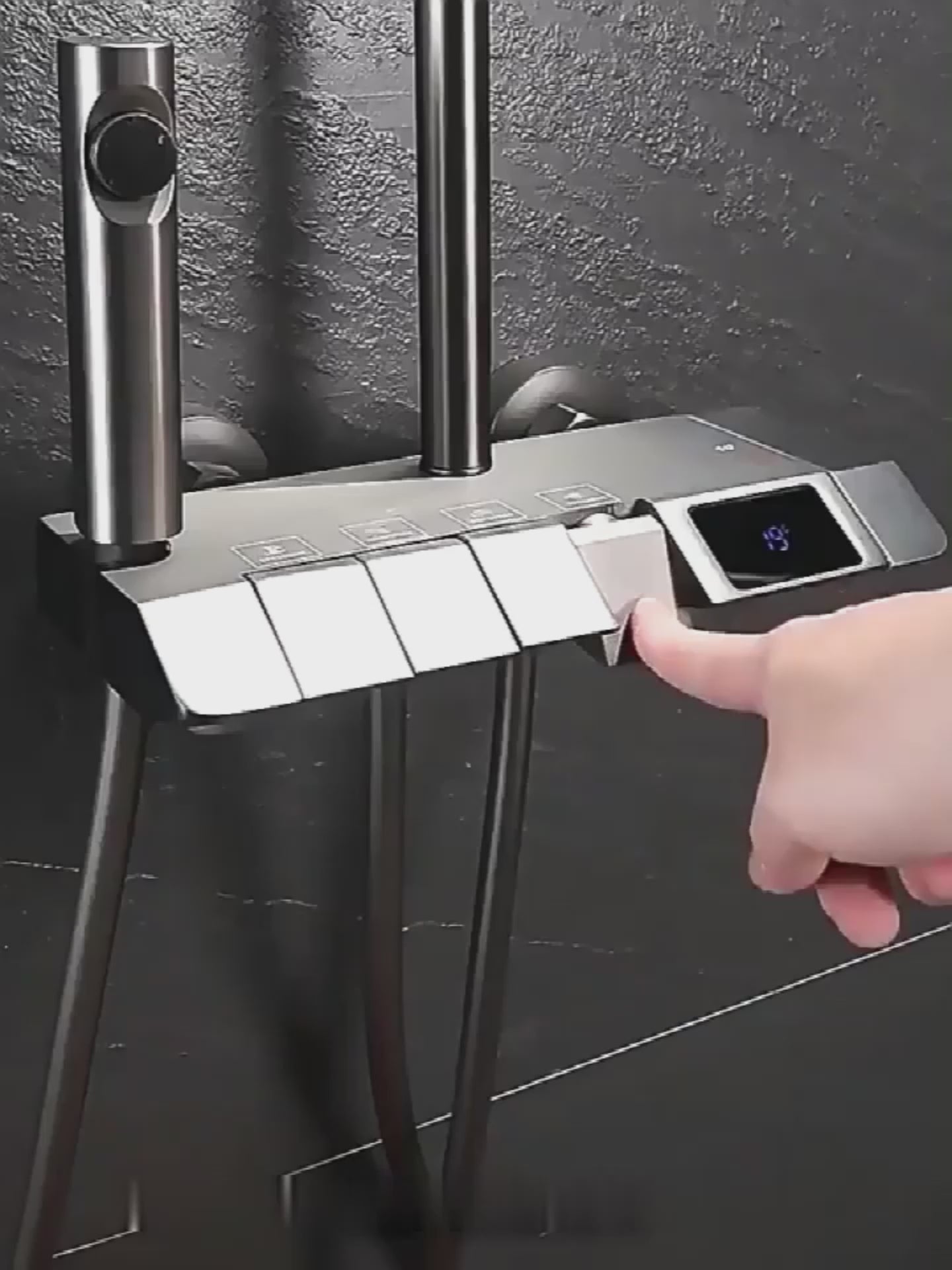 Colonne de Douche Thermostatique Noire — Douchette à Main et écran digital | TURKU