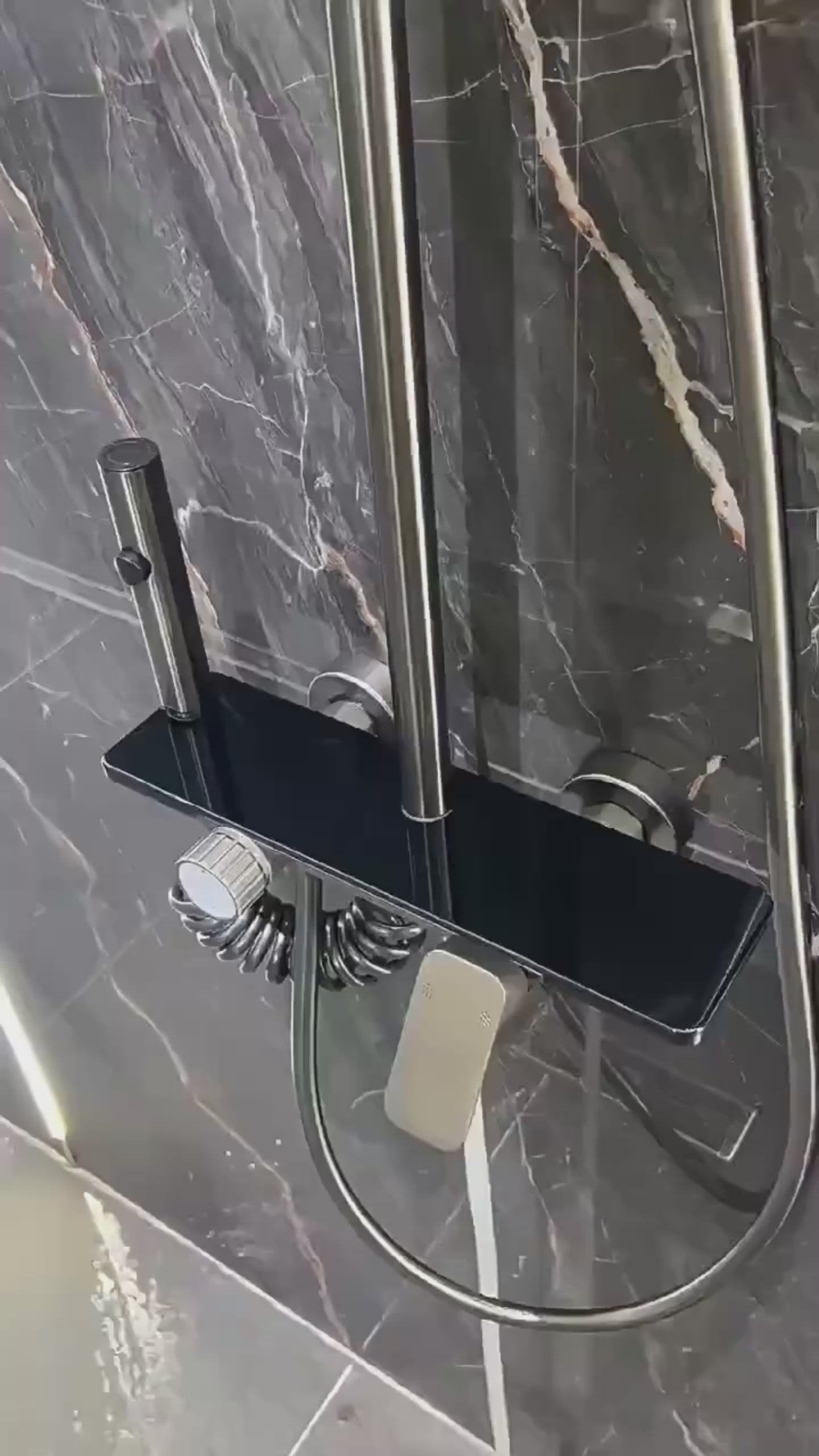 Colonne de Douche Thermostatique — Effet Pluie & Douchette | GOTLAND